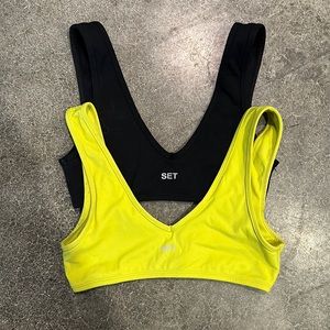 2 sports bras with no patting
